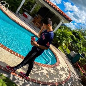 Meet your Posher, Juan